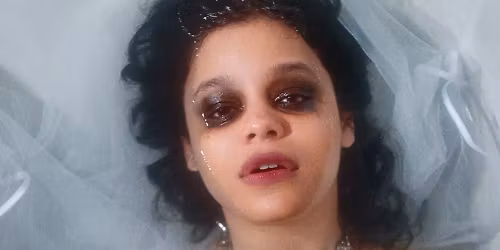 Fefe Dobson in Victoria