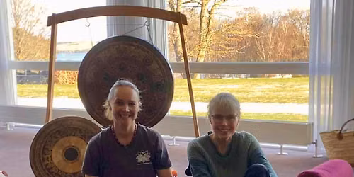 Blid Yoga, Morgenbuffet, G\u00e5tur (ca. 5 km) & Gongbad p\u00e5 Kellers Park