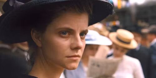 Napsz\u00e1llta \/ Sunset | English subtitles