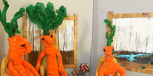 FAMILY PUPPET MAKING