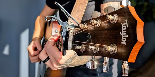 COURTNEY PAULSON Live @ Classic\u2019s Restaurant & Lounge