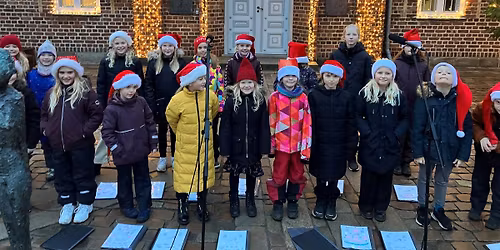 Sønderlandsskolens børne- og juniorkor synger ved Maren