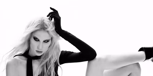 Britney Manson in Hlavn\u00ed m\u011bsto Praha