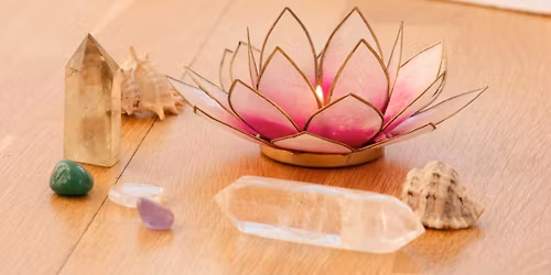 N\u0151i \u00c9rz\u00e9kis\u00e9g \u00c9breszt\u0151 Elvonul\u00e1s