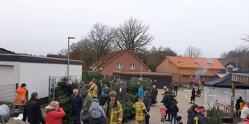 Tannenbaumverkauf am Gerätehaus