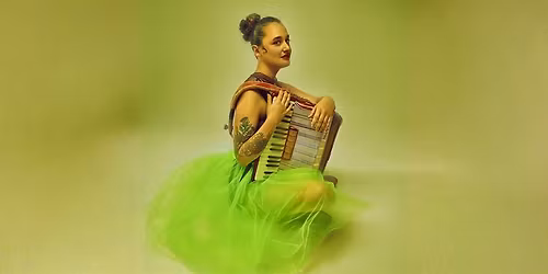 Pascuala Ilabaca & Fauna