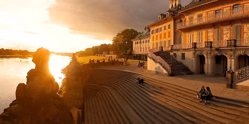 F\u00fcr Familien \u00bbPillnitzer Lichter\u00ab - Taschenlampenf\u00fchrung nach Sonnenuntergang