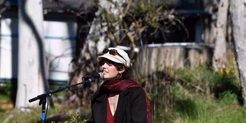 Sunday Sounds | Courteney Hooper