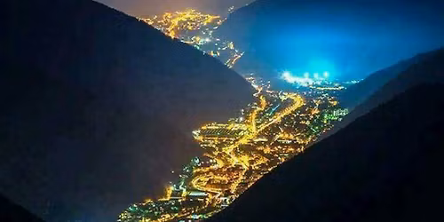 Holiday hang out( everyone\u2019s welcome)