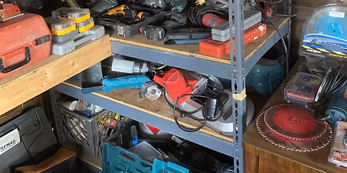 Garage sale Bellingham Broadway