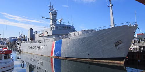Var\u00f0skipi\u00f0 \u00d3\u00f0inn - Allir um bor\u00f0 \u00e1 Sj\u00f3mannadaginn! \/ Coast Guard Vessel \u00d3\u00f0inn - All Aboard!