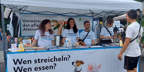 Berlin: Infostand im Rahmen des Umweltfestivals