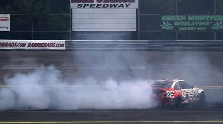 Gary's Golden Mic Event: The Turkey Derby\/Jersey Shore BBQ\/Jenkinson Arcade