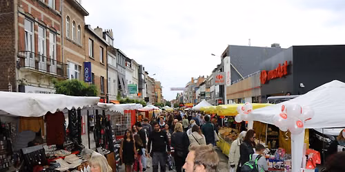 Brocante La Petite Suisse d'Ixelles \/ Cimeti\u00e8re d'Ixelles