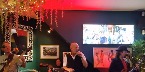 The Intruders at Ronnies's Bar. Warwick.