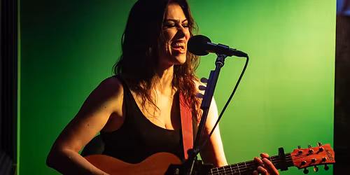 Abby Skye & The Batman I The Queens Hotel Gladstone