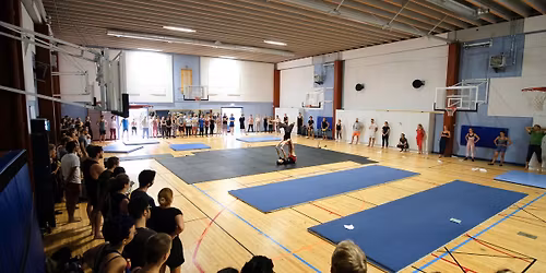 Acroyoga Sunday drop-in class and jam - Akroyoga K\u00f8benhavn