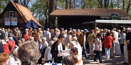 Maifeier im F\u00fcr-Kropp-Hof