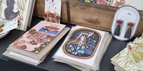 Evening Shopping at Unique State: Christmas!