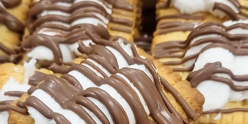 L'Osti d'Fran\u00e7ais en costume de vache au Grand March\u00e9 de Qu\u00e9bec! (Faites vos r\u00e9serves de sabl\u00e9s!)