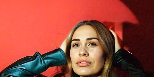 Lyn Lacey Singer Entertainer @ The Navel Club, Connahs Quay.