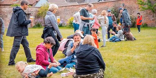 Dunster Festival \/\/ Bank Holiday Monday \/\/ Live music and more in the village gardens