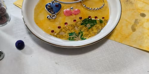 Resin Pendant Necklace & Trinket Tray Workshop