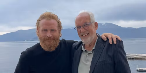 Forfattarm\u00f8te med J\u00f8rgen J\u00e6ger m\/visning av serien \u00abMord i Sogn\u00bb (ep. 1 & 2)