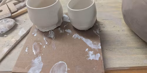 Einf\u00fchrender T\u00f6pferworkshop  \/ Introductory pottery workshop