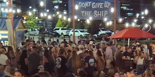 Twisted Lid at Oasis Pub 