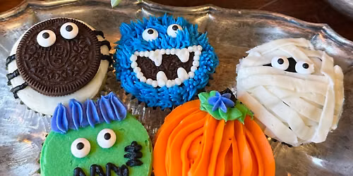 Halloween Cupcake Decorating * Family Friendly