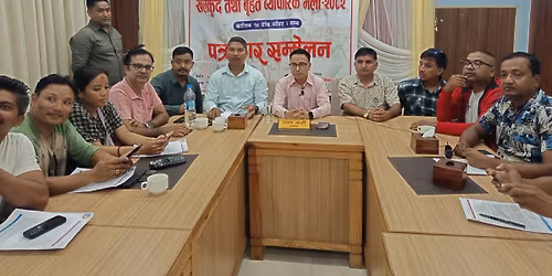 \u0916\u0947\u0932\u0915\u0941\u0926 \u0924\u0925\u093e \u092c\u0943\u0939\u0924 \u0935\u094d\u092f\u093e\u092a\u093e\u0930 \u092e\u0939\u094b\u0924\u094d\u0938\u0935