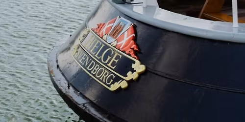 Ros\u00e9 og bobler p\u00e5 M\/S Helge