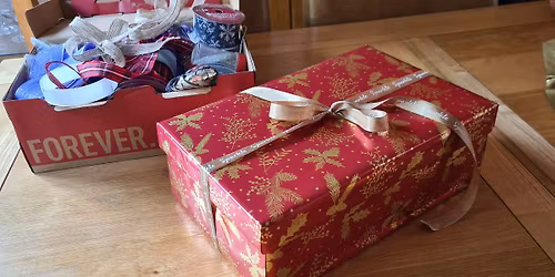 Decorate a Christmas Gift Box Workshop