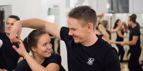 Parisalsan starttikurssi \/ Couple Salsa Workshop for Beginners