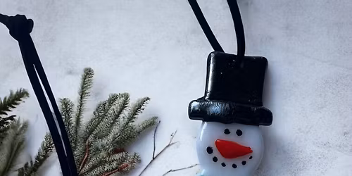 Fused glass Christmas decorations workshop