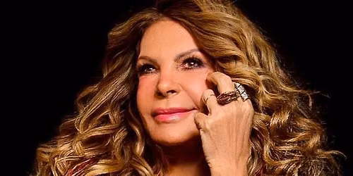 Elba Ramalho in Paris