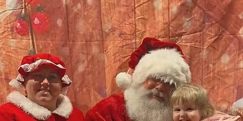 Free pictures with Santa and the Grinch