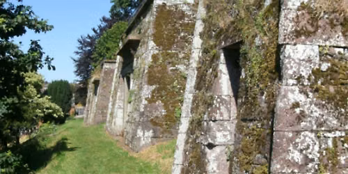 ZEST Private Red Coat Tour: Exeter's Catacombs & Lunch at Bill's