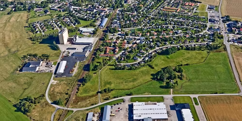 G\u00e5rdsauktion Br\u00e5landa inre o yttre l\u00f6s\u00f6re!