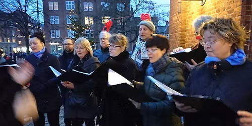 \u200b\ud83c\udf84\u2728 Julestemning p\u00e5 kirkepladsen \u2728\ud83c\udf84