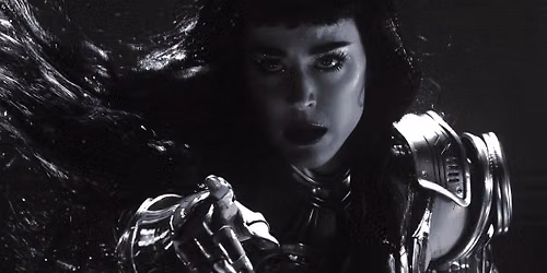Katy Perry: The Lifetimes Tour - Live In Paris