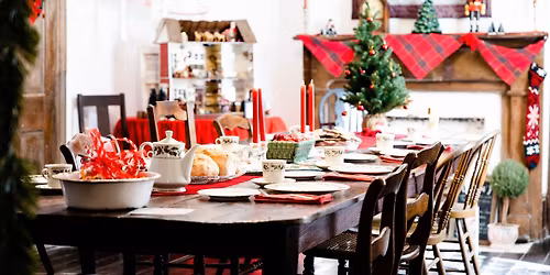 Candlelight Christmas Tours