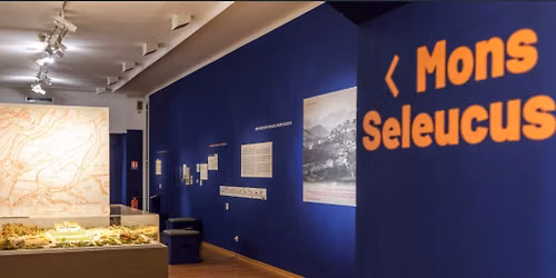 Visite de l\u2019exposition \u00ab \u00ab Mons Seleucus, carrefour divin \u00bb