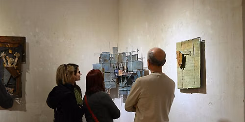 Visita guiada a una galer\u00eda de arte con aperitivo de cerveza y gildas