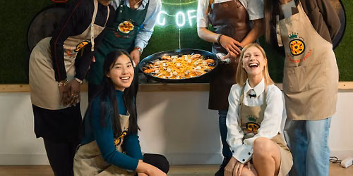 Clases de Paella y Sangr\u00eda \u2013 opciones marisco, pollo o vegana