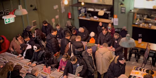 Wiosenna Przecena Winyli w Hali \u015awiebodzki - Wroc\u0142aw