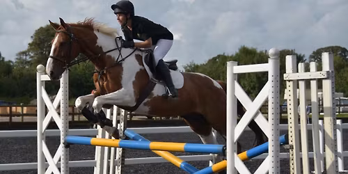 Clear Round Show Jumping (outdoors)
