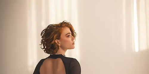 Les Muses Figure Drawing with model Lur