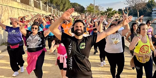 10 Mayo Sevilla CaminaFit\u00ae\ufe0f al atardecer